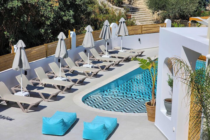 Pool 57 of 182
