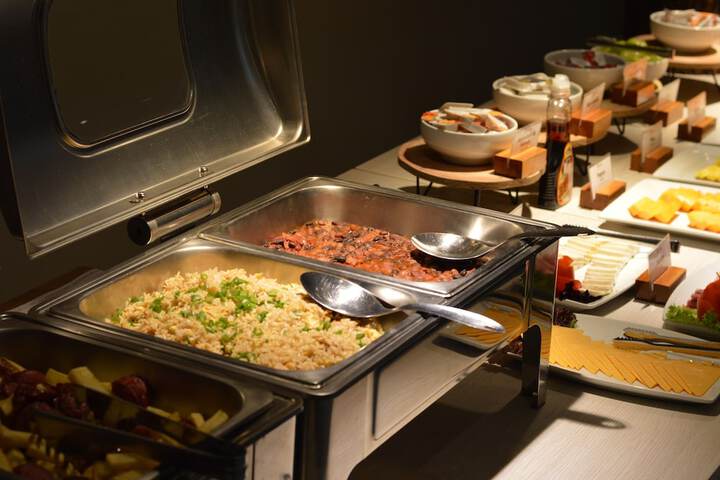 Dining 70 of 81