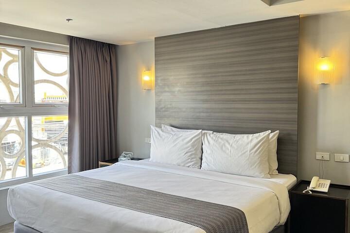 Room 5 of 34