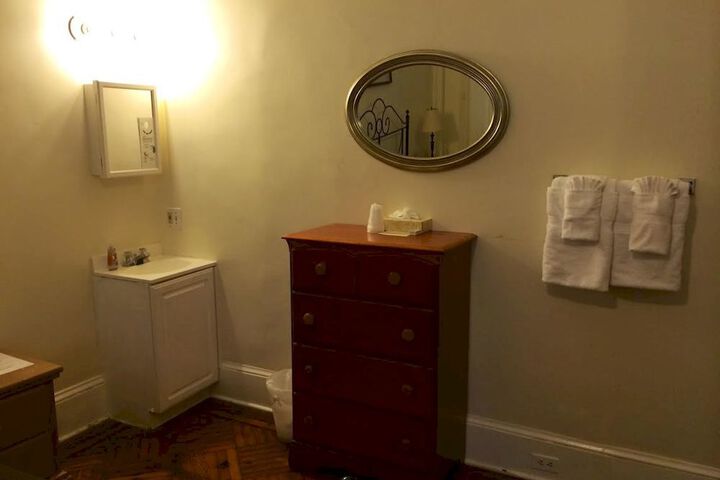 Room 16 of 99