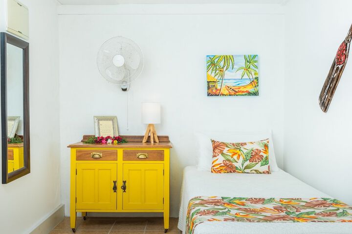 Room 5 of 68