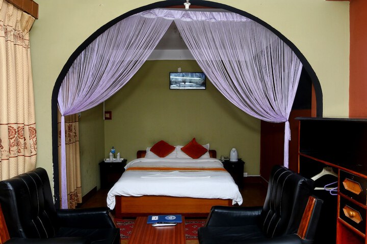 Room 4 of 48