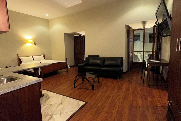 Room 34 of 132