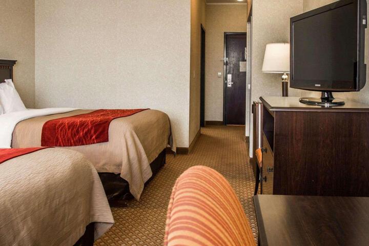 Queen Accessible Room (12 of 12)