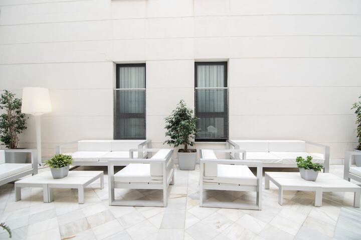 Hotel Exterior 61 of 65