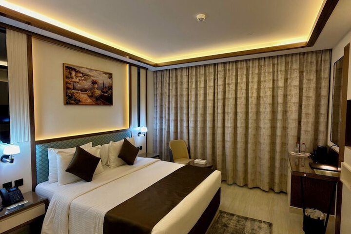 Room 25 of 42