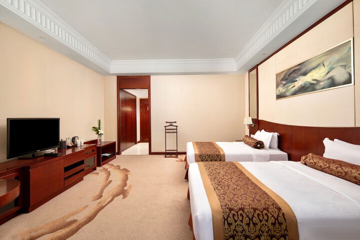 Room 15 of 60