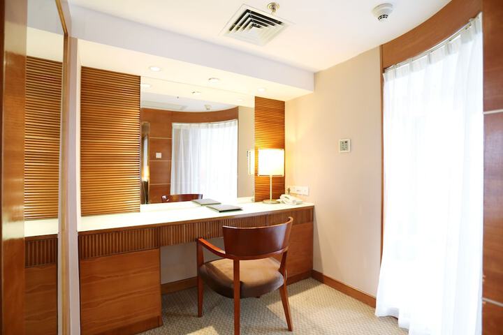 Room 12 of 49