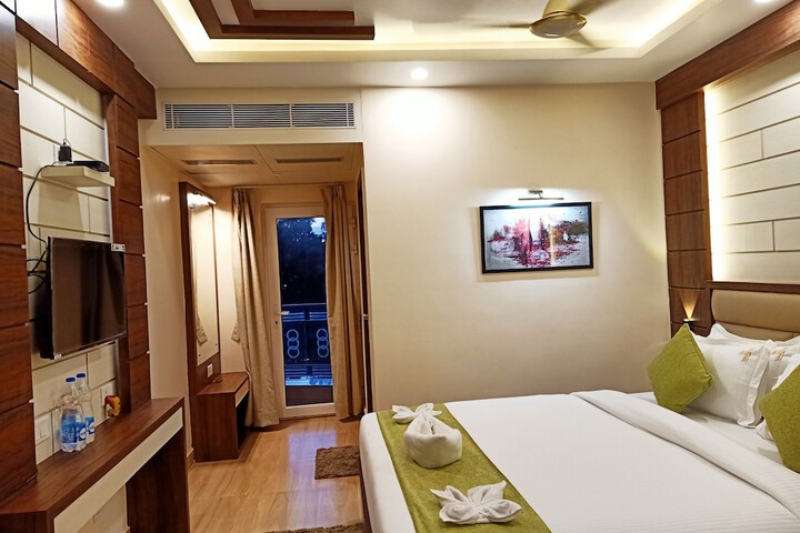 Room 4 of 39