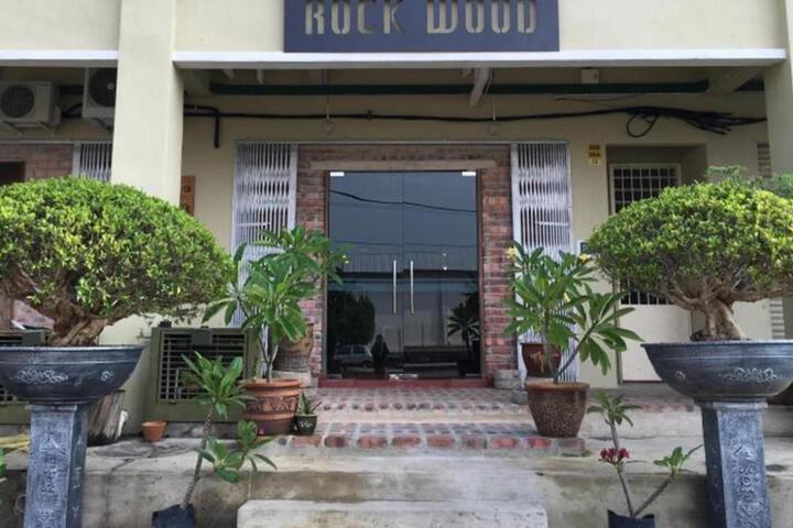 Rock Wood Hotel
