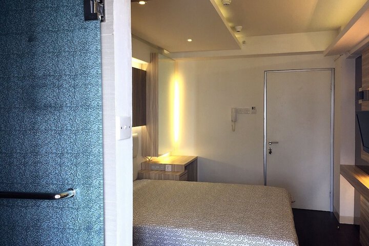 Room 4 of 42