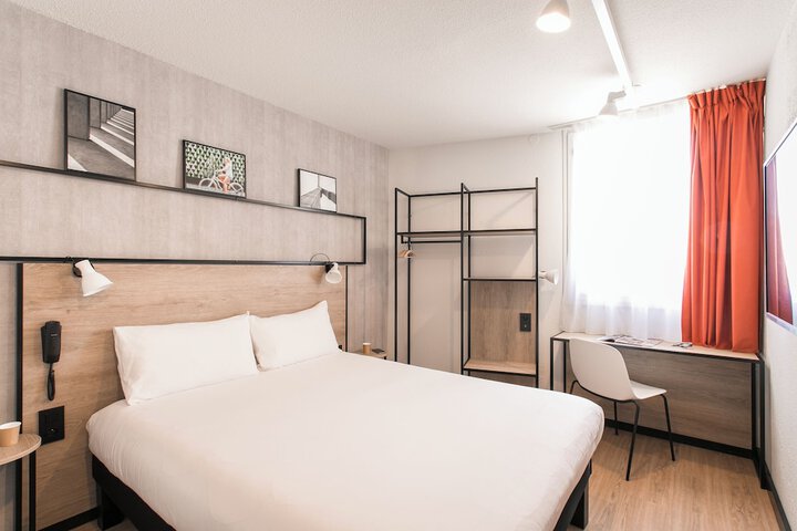 Room 44 of 134