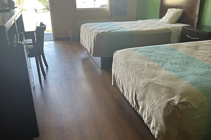 Room 5 of 13