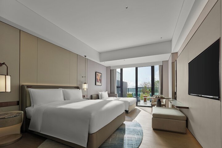 Room 25 of 90