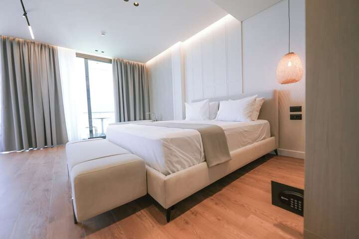 Room 15 of 50