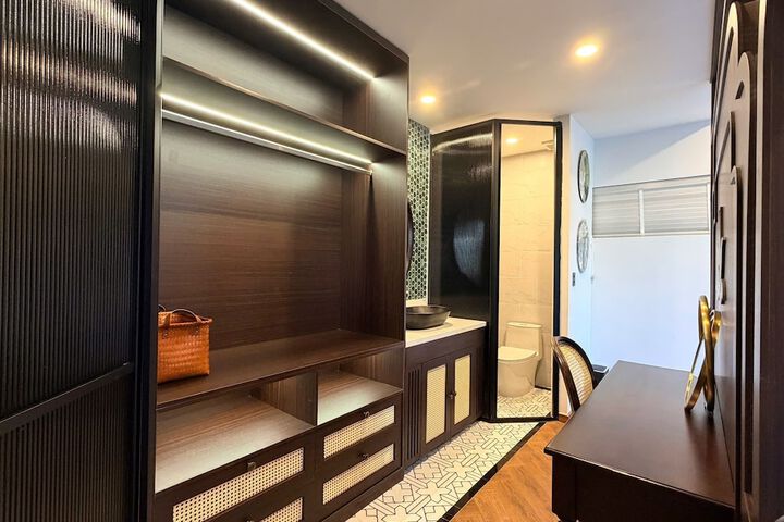 Room 106 of 168