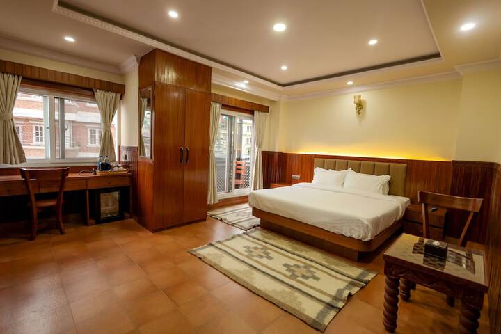 Room 4 of 27