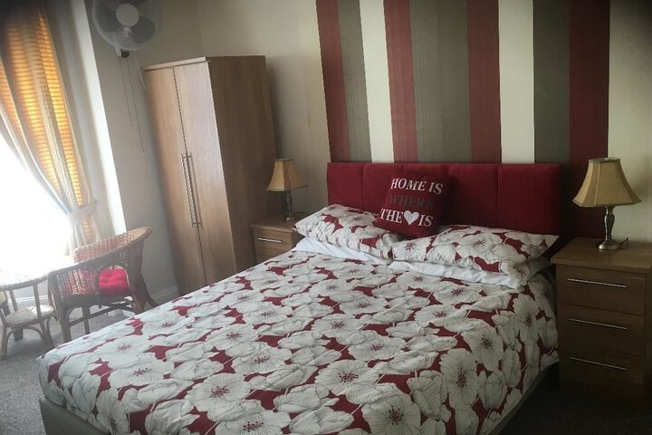 Room 3 of 7