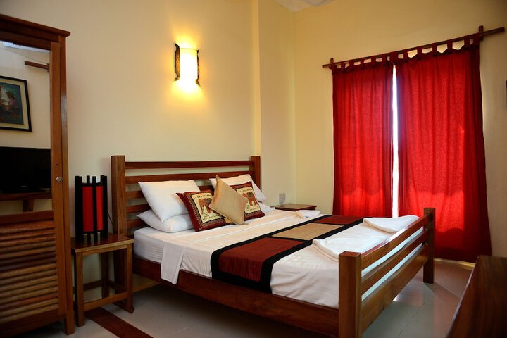 Room 4 of 38