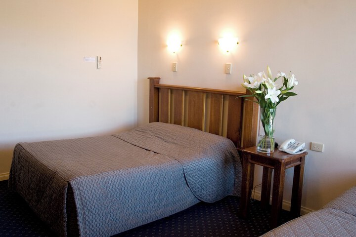 Room 13 of 35