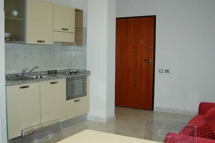 Room 9 of 32