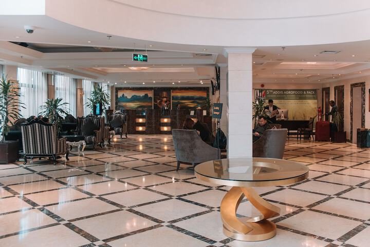 Entrance & Lobby