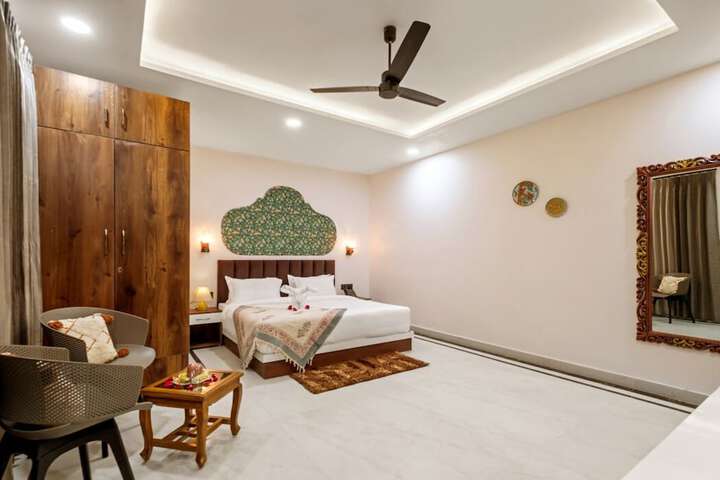 Room 5 of 25