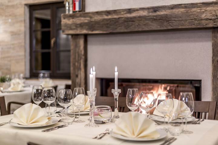 Dining 46 of 73