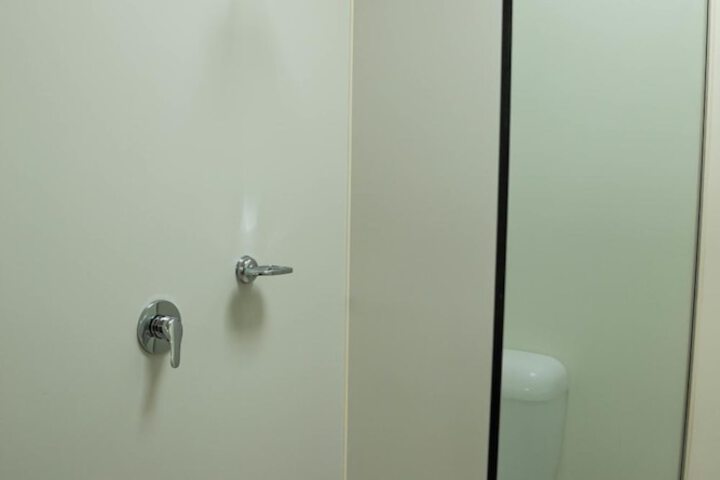 Room 32 of 49