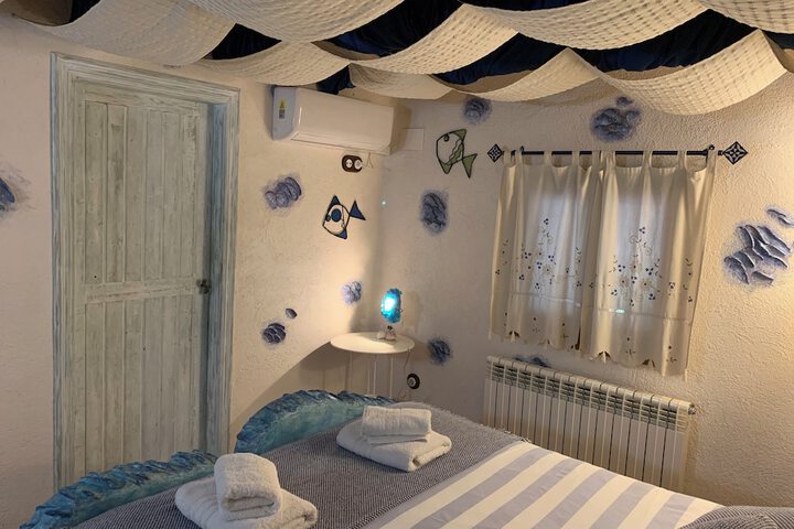 Room 21 of 49