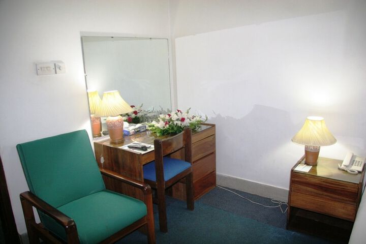 Room 13 of 29