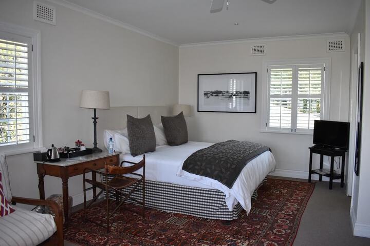 Room 17 of 31
