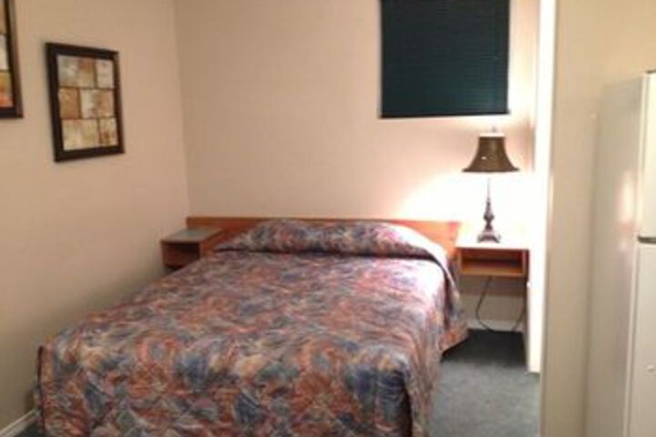 Room 13 of 33