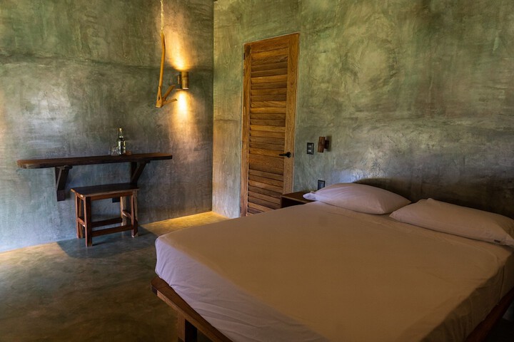 Room 3 of 41