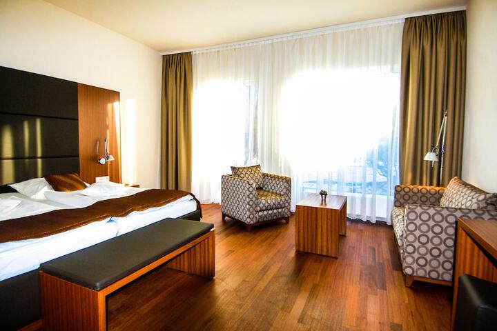 Room 10 of 79