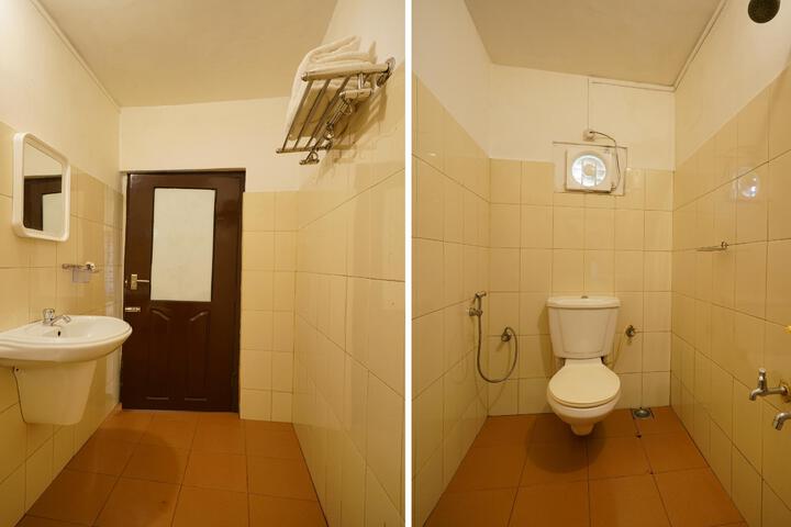 Room 2 of 7