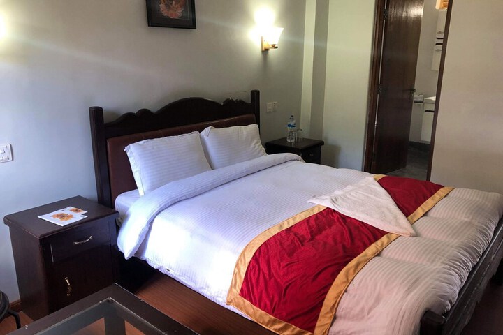 Room 5 of 28