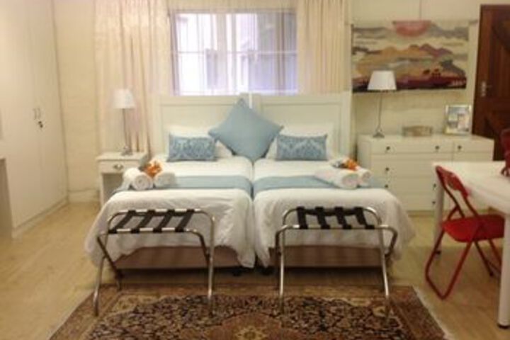 Room 10 of 22