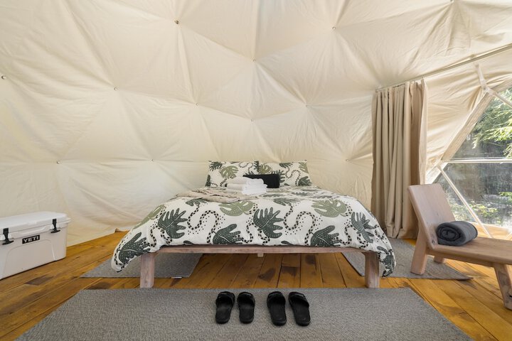 Stay Wilder - Adults Only in Sechelt, BC