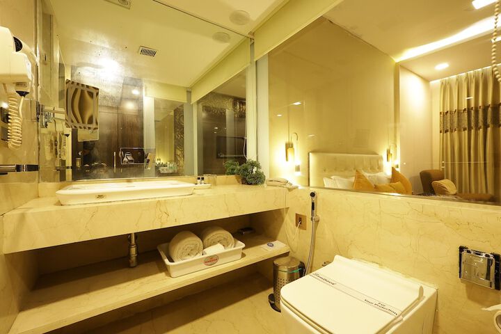 Room 42 of 73