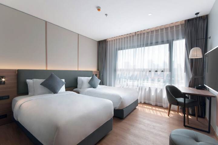 Room 48 of 112