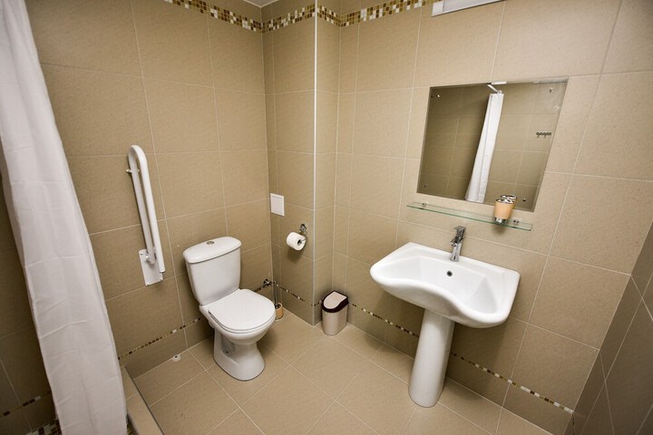 Room 80 of 151