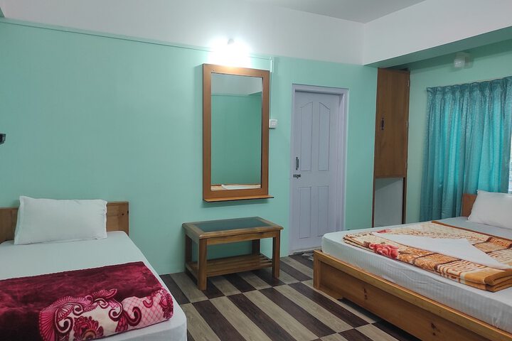 Room 13 of 21
