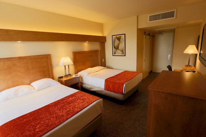Room 8 of 27