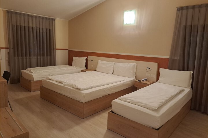 Room 28 of 73