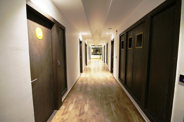 Ballroom/Hall 42 of 59