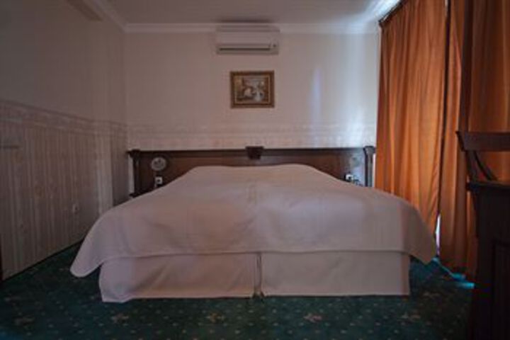 Room 18 of 53