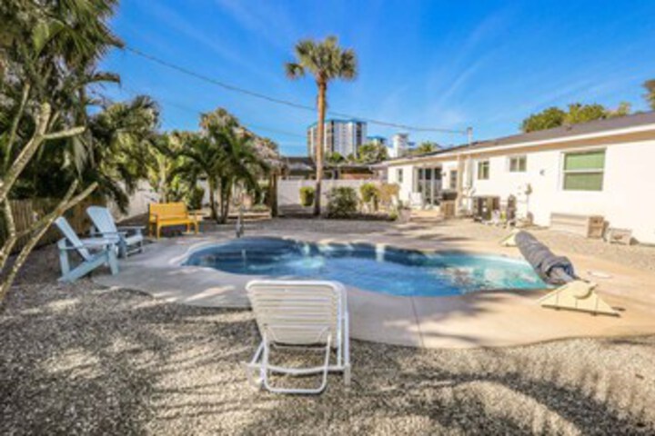 4870 Coquina Rd in Fort Myers Beach, FL
