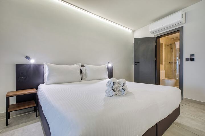 Room 25 of 150