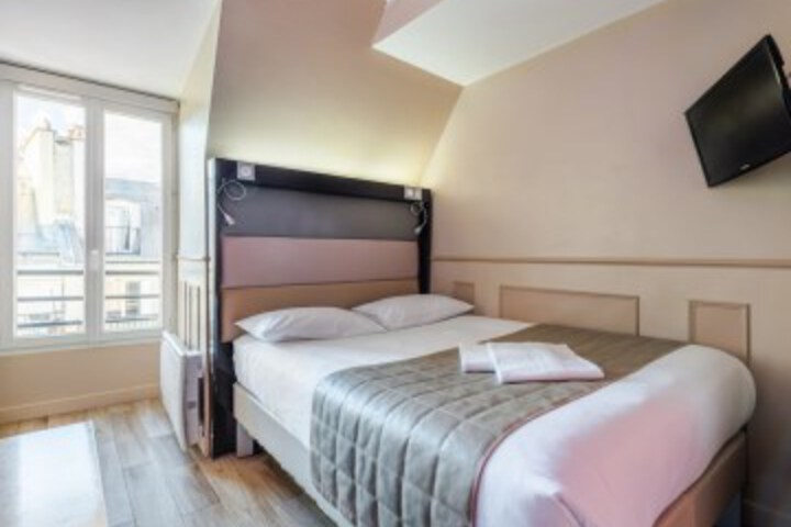 Room 9 of 60